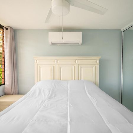 Blue Water Beach Villa Лукильо Екстериор снимка