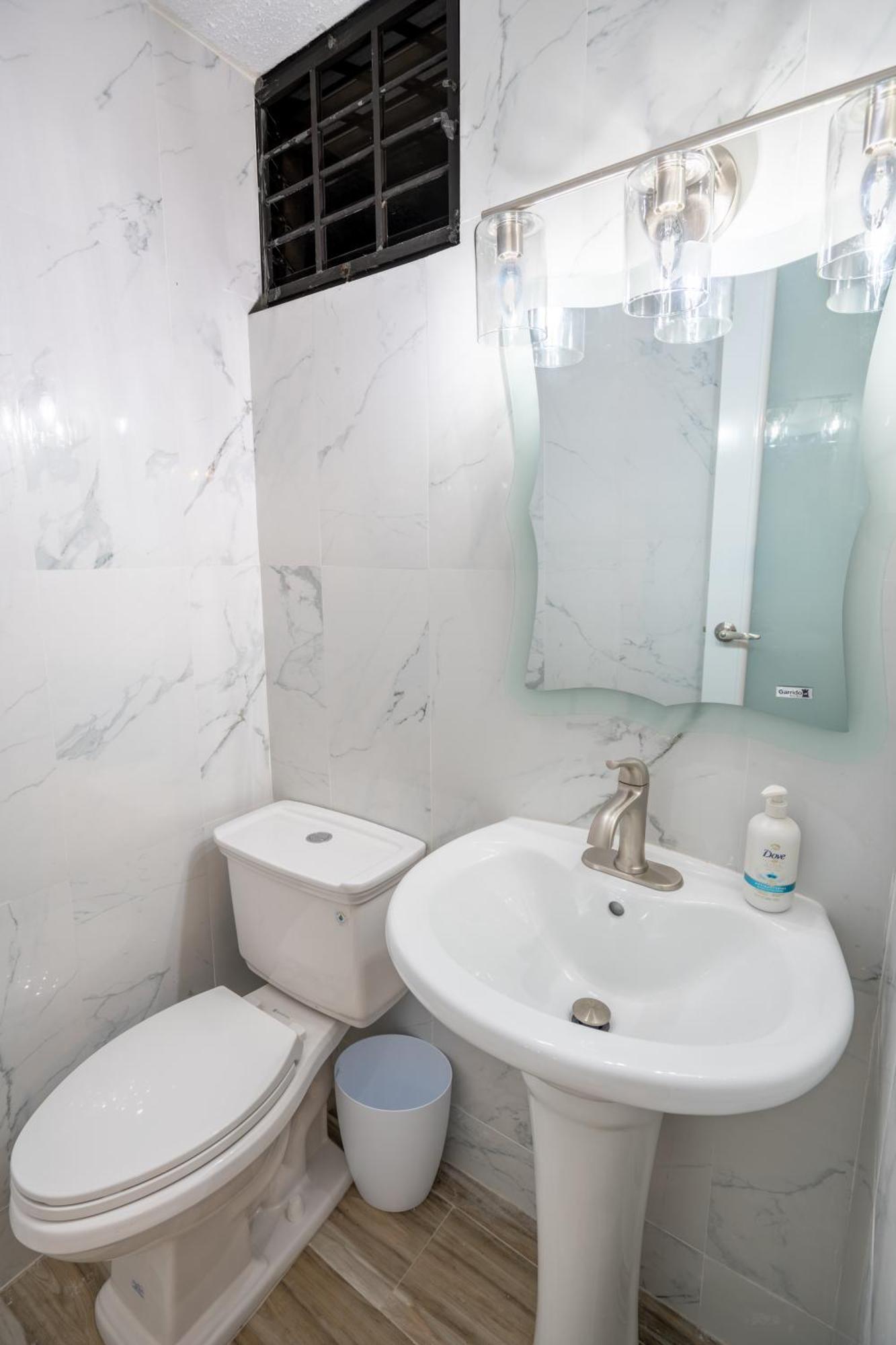 Blue Water Beach Villa Лукильо Екстериор снимка