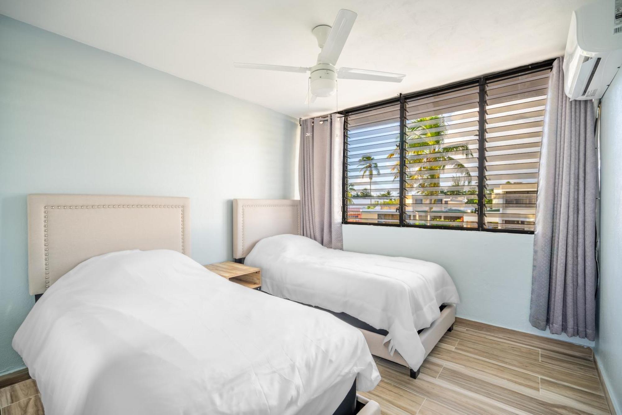 Blue Water Beach Villa Лукильо Екстериор снимка