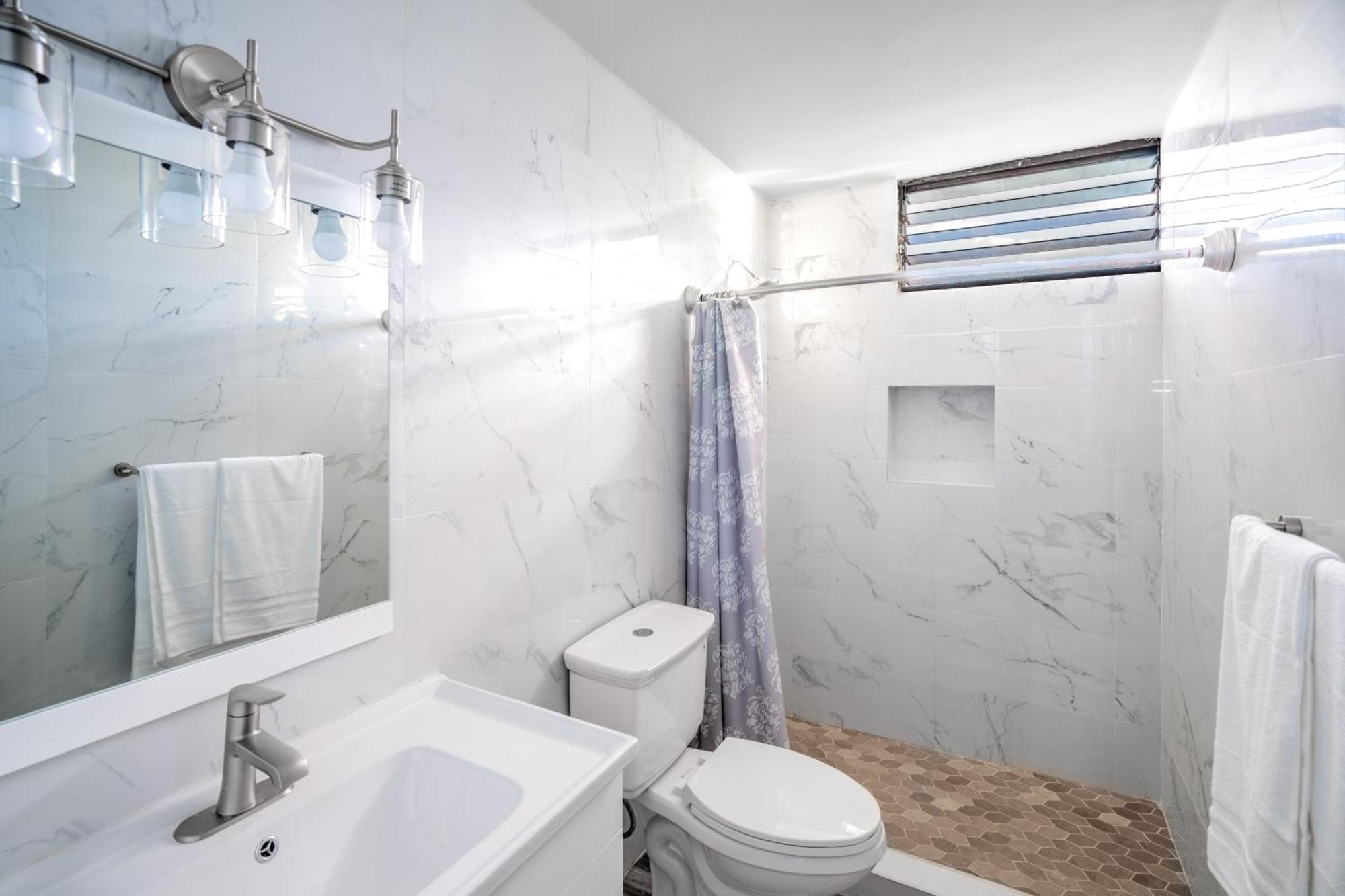 Blue Water Beach Villa Лукильо Екстериор снимка
